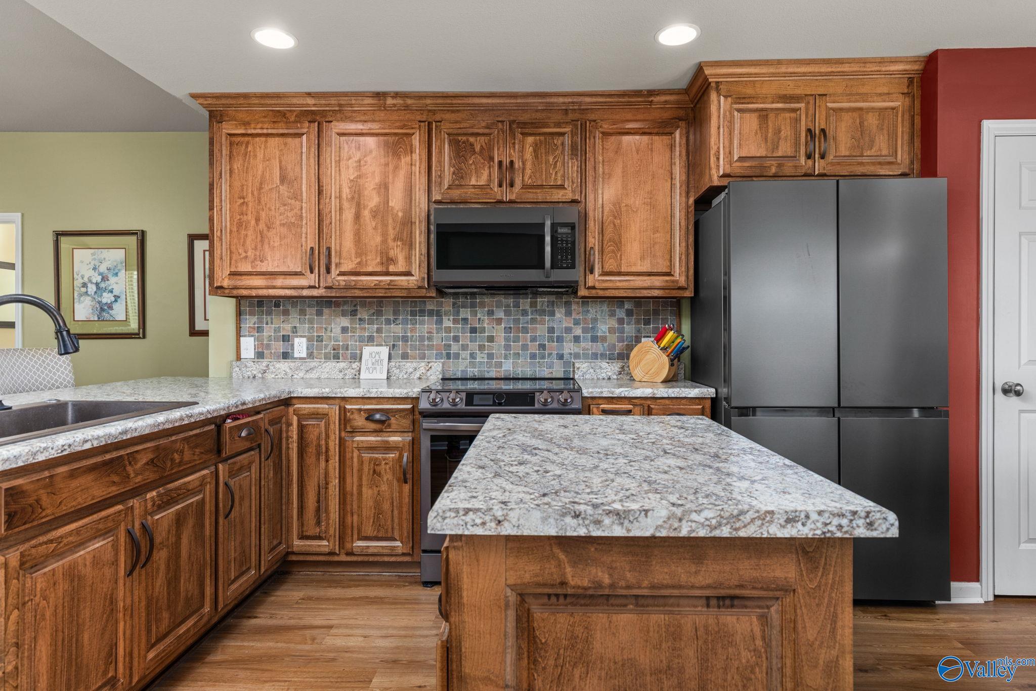 3358 Castlecreek Drive, Madison, Alabama image 8