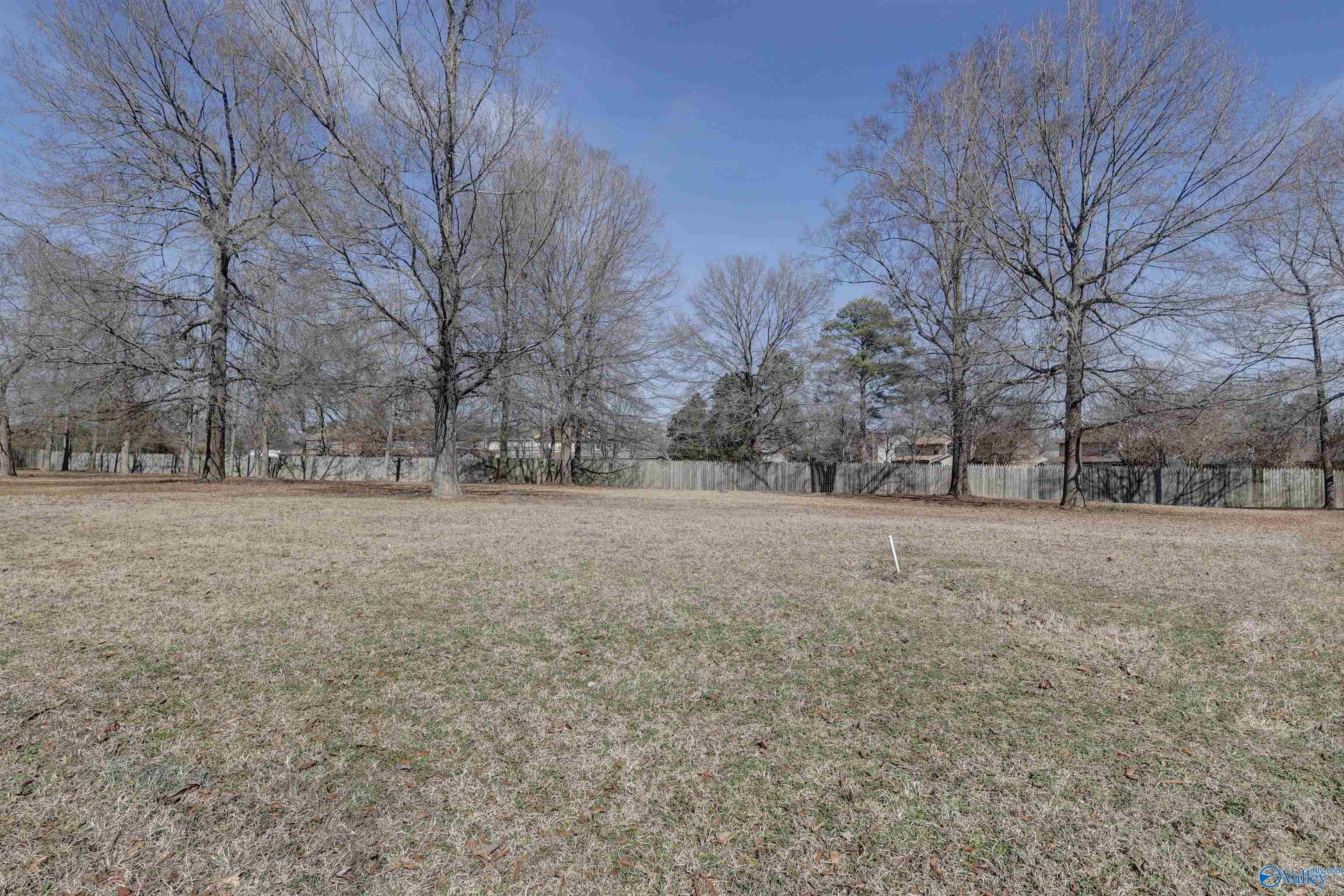 1812 Pin Oak Circle, Decatur, Alabama image 3