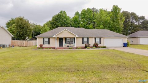 Photo of 65 Whit Lane, Boaz, AL 35957 (MLS # 21917184)