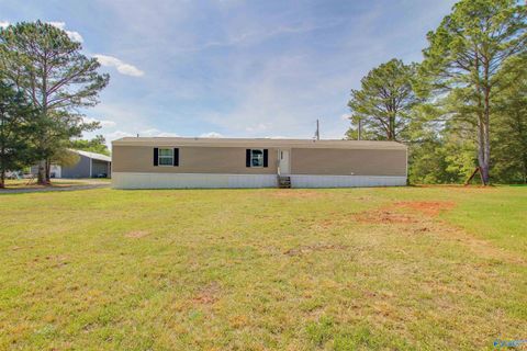 Mobile Home For Sale - 475 County Road 108<br/> Moulton, AL 35650