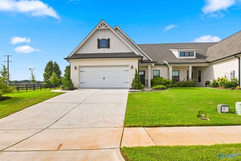 Townhouse For Sale - 6003 Gardner Maples Drive<br/> Owens Cross Roads, AL 35763