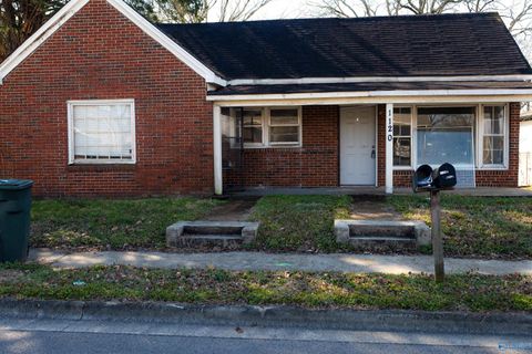 Homes For Sale - 1120 Oakwood Avenue<br/> Huntsville, AL 35811