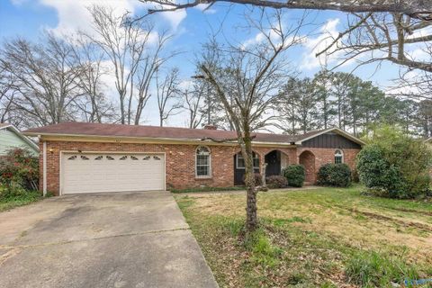 Photo of 1302 Fletcher Avenue, Decatur, AL 35601 (MLS # 21911955)
