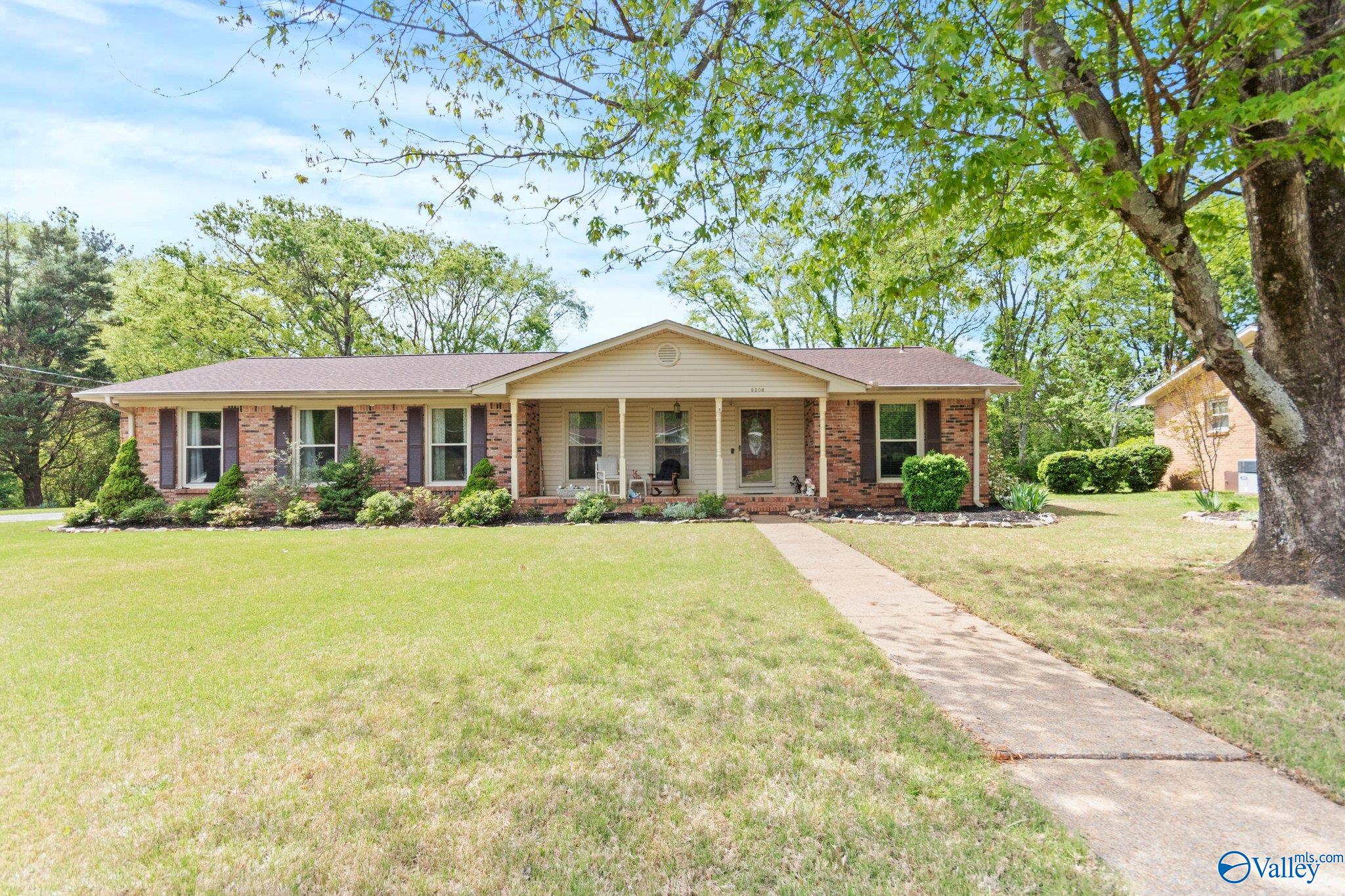 9208 Navios Drive, Huntsville, Alabama image 2