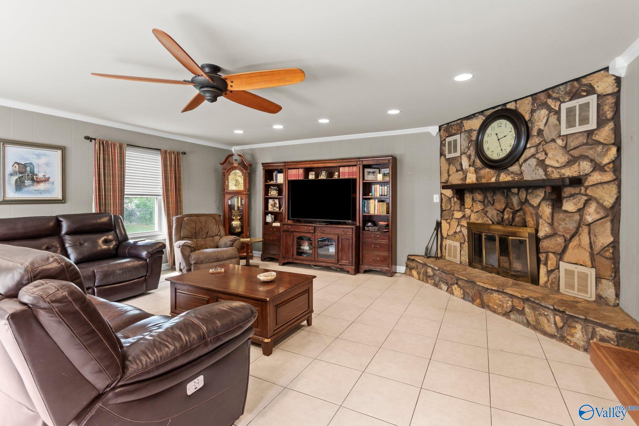 9208 Navios Drive, Huntsville, Alabama image 3