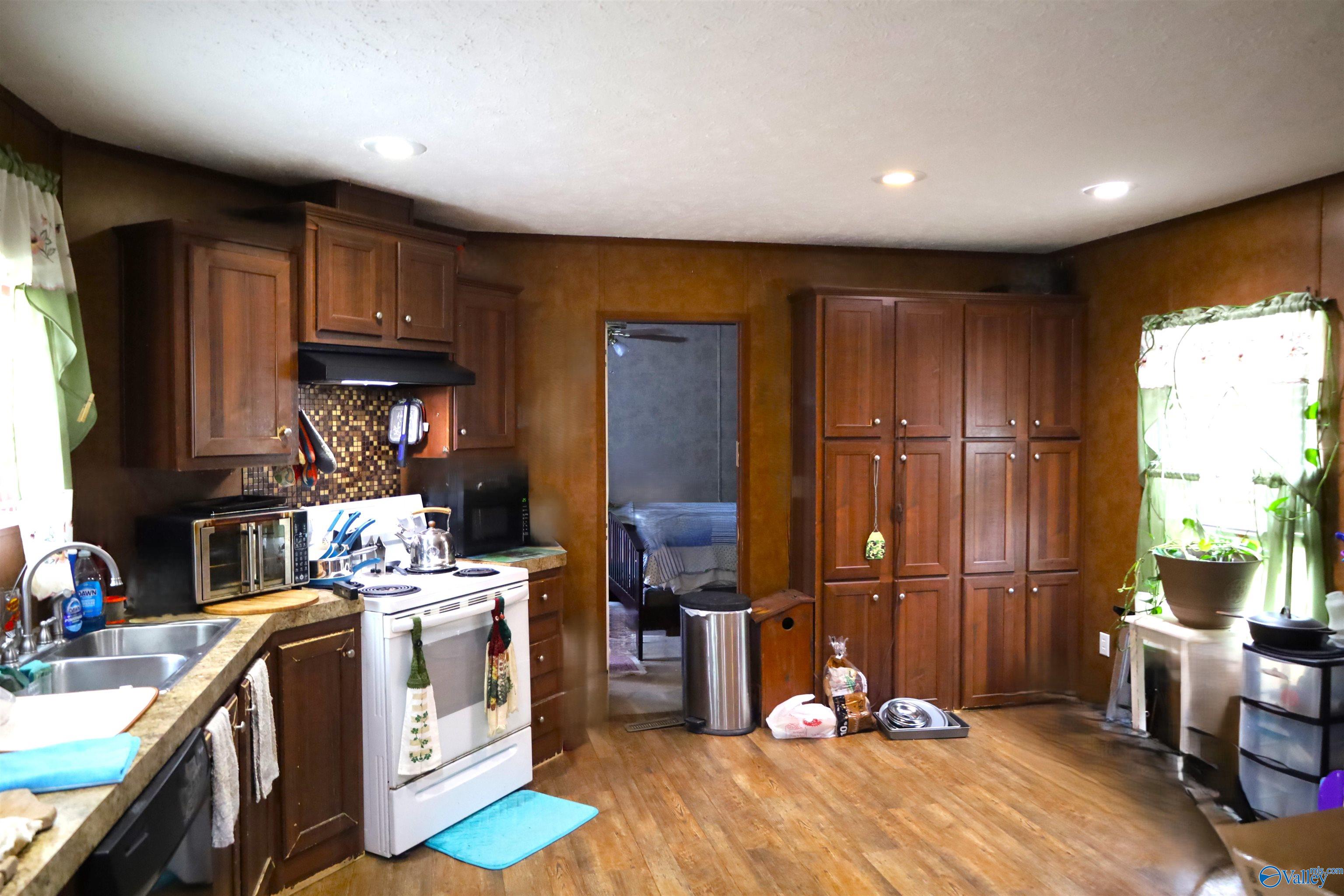903 County Road 418