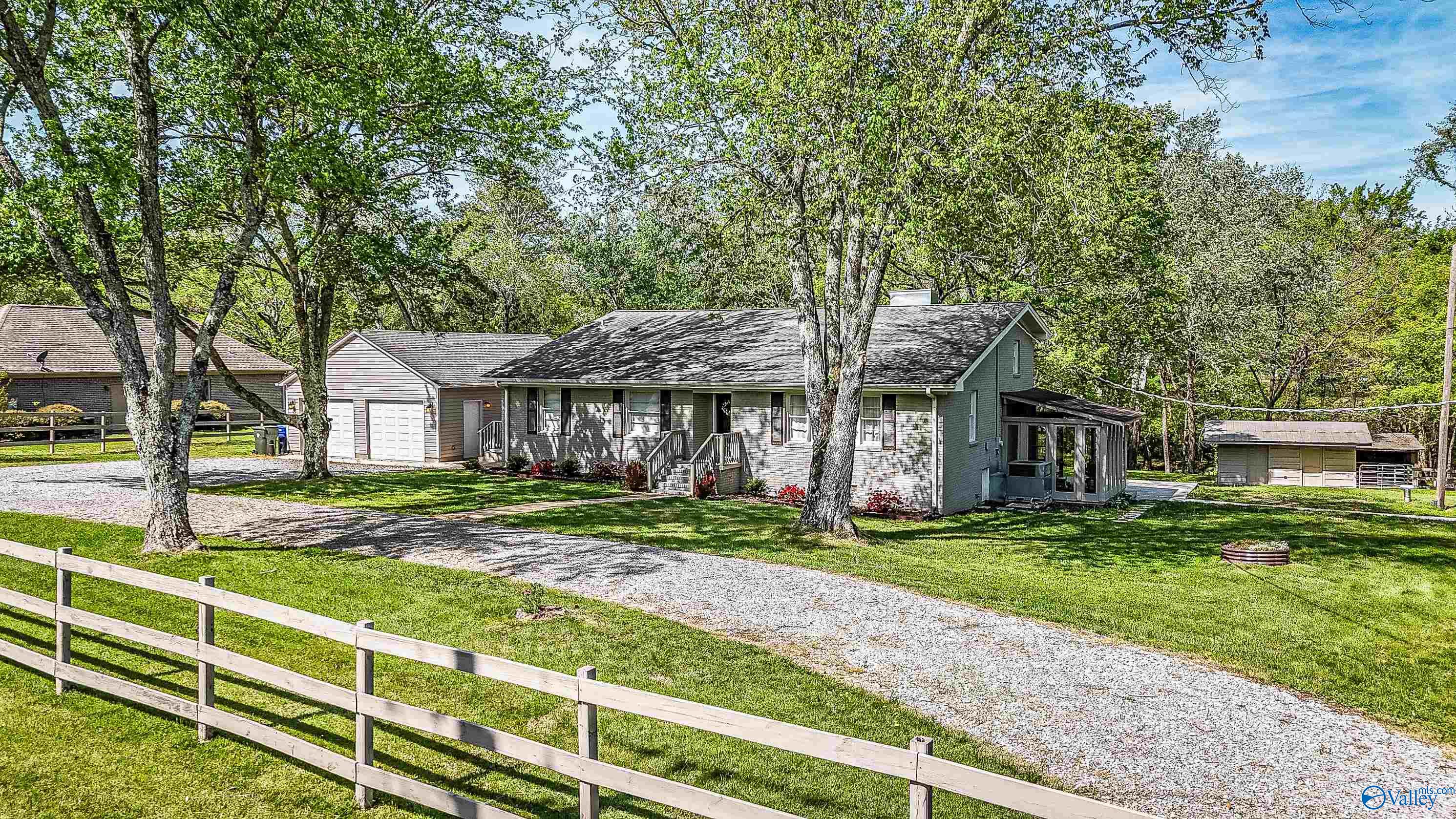 7175 Moores Mill Road NE