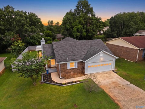 Homes For Sale - 214 Barkwood Drive<br/> Huntsville, AL 35811