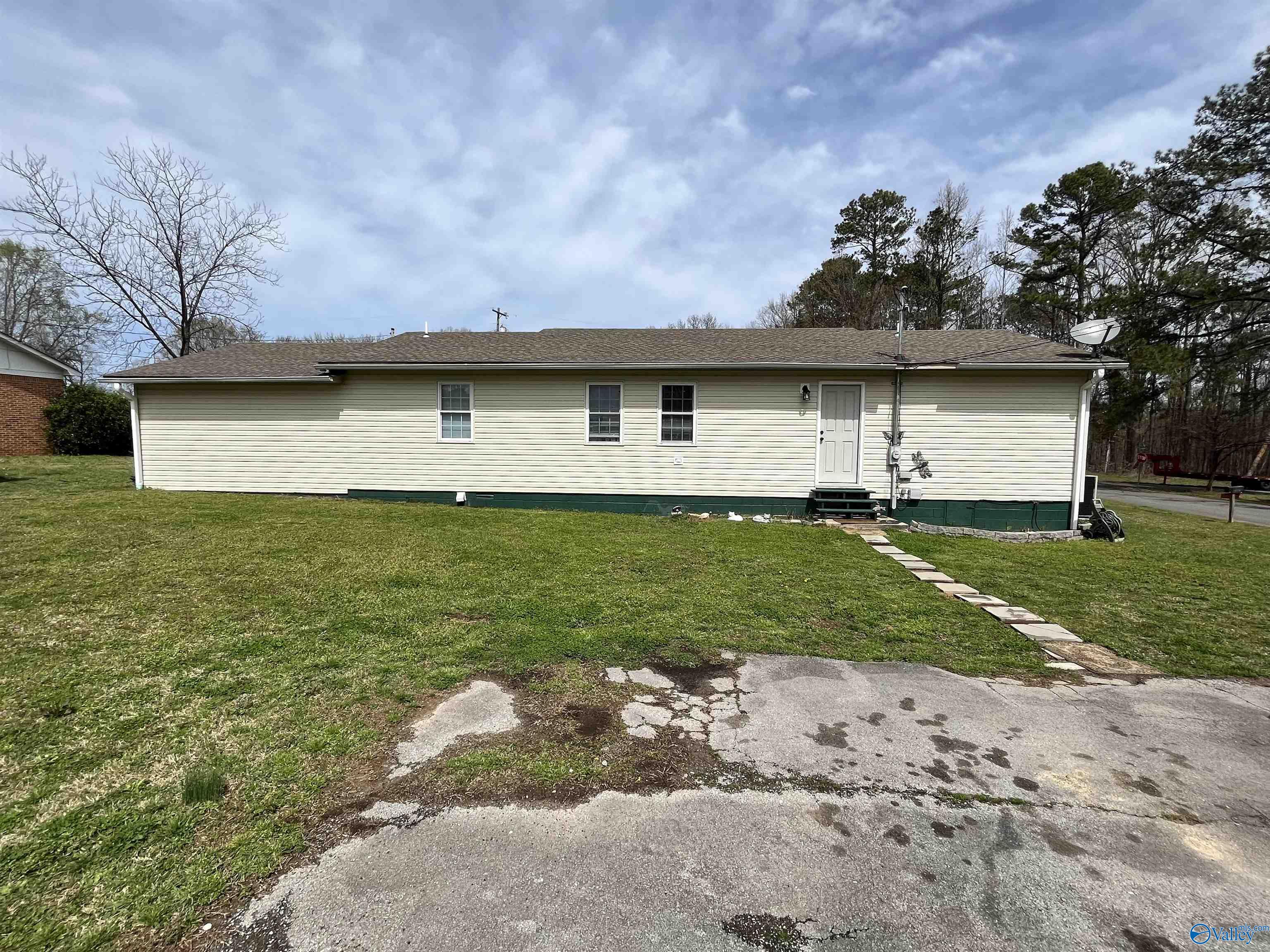 2272 Hillview Street, Hartselle, Alabama image 7