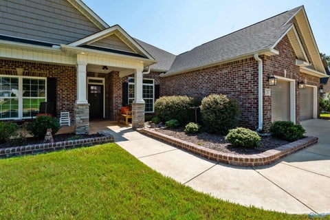 Homes For Sale - 207 Somerdale Lane<br/> Huntsville, AL 35812