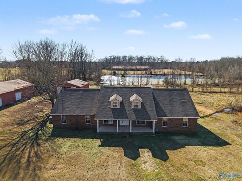 Homes For Sale - 2050 County Road 214<br/> Moulton, AL 35650