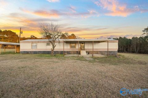 Homes For Sale - 2202 County Road 57<br/> Dawson, AL 35961