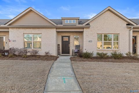 Townhouse For Sale - 433 SE Ronnie Drive<br/> Morgan County, Hartselle, AL 35640
