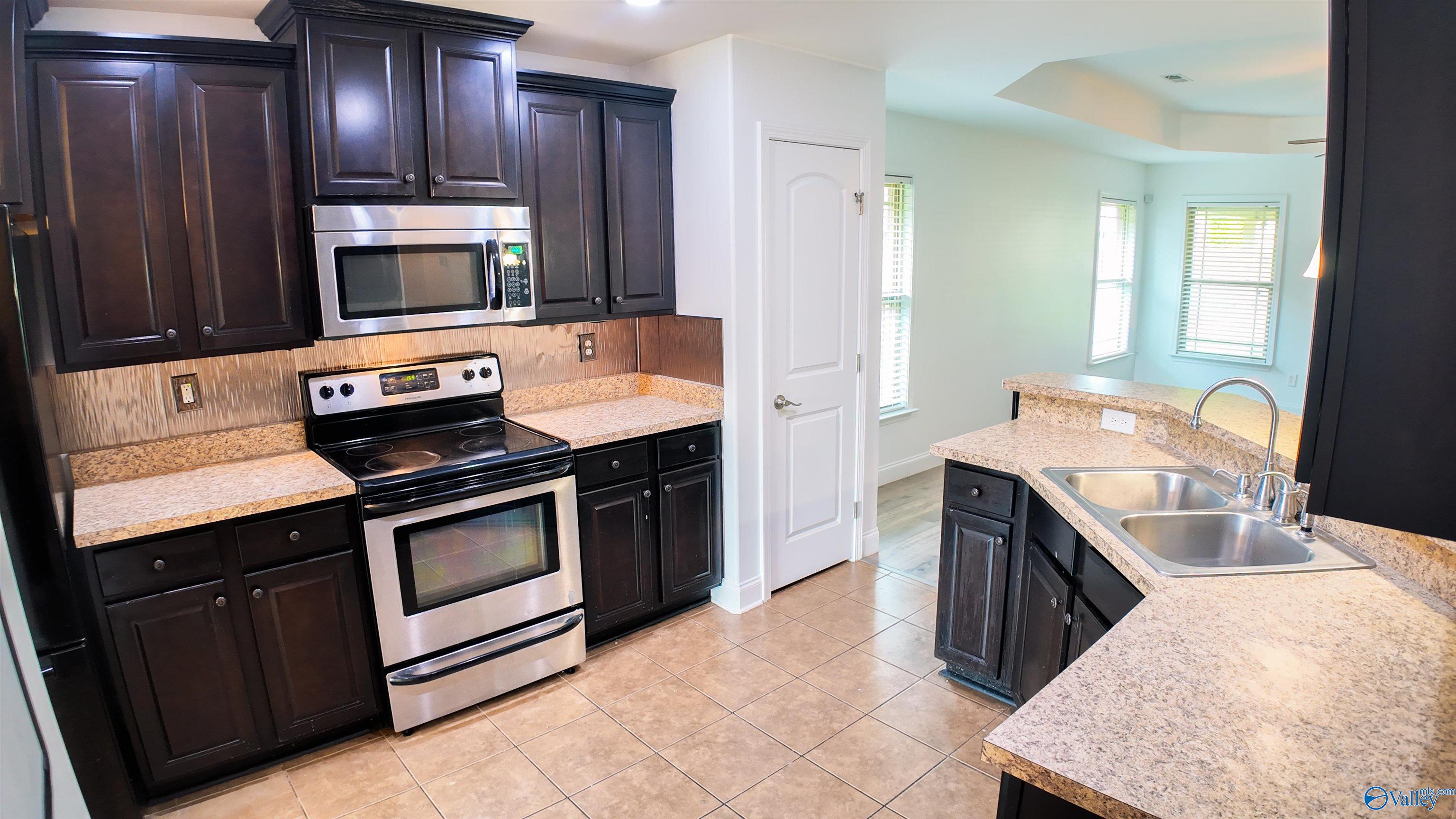 712 Willow Shoals Drive, Madison, Alabama image 4