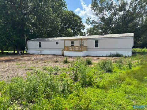 Mobile Home For Sale - 401 Claude Hill Road<br/> Albertville, AL 35951