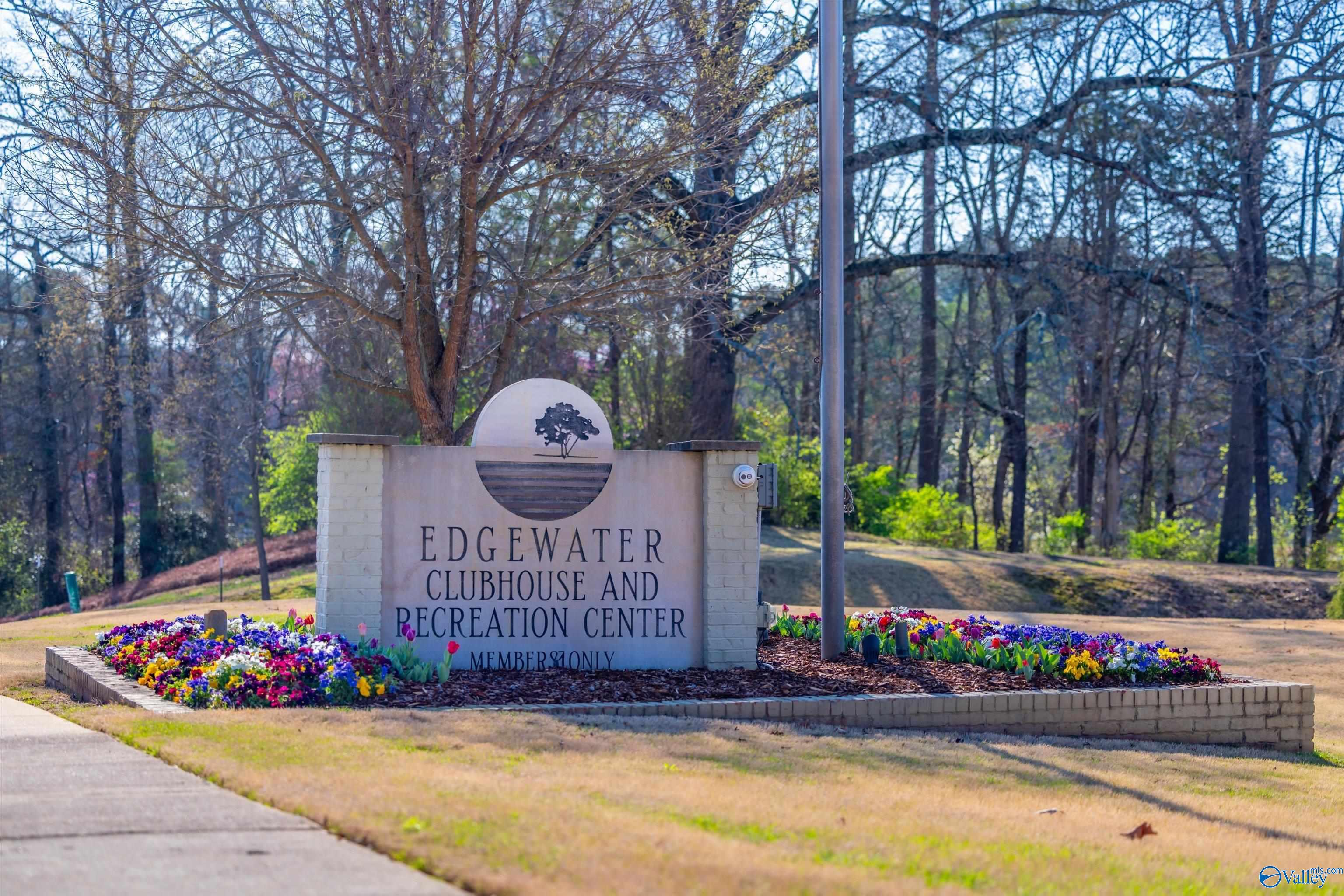 100 Spinnaker Ridge Drive, Huntsville, Alabama image 3