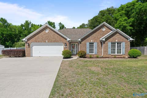 Homes For Sale - 201 Deer Tracks Circle<br/> Owens Cross Roads, AL 35763