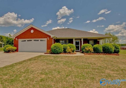 Homes For Sale - 14678 Sara Beth Drive<br/> Harvest, AL 35749
