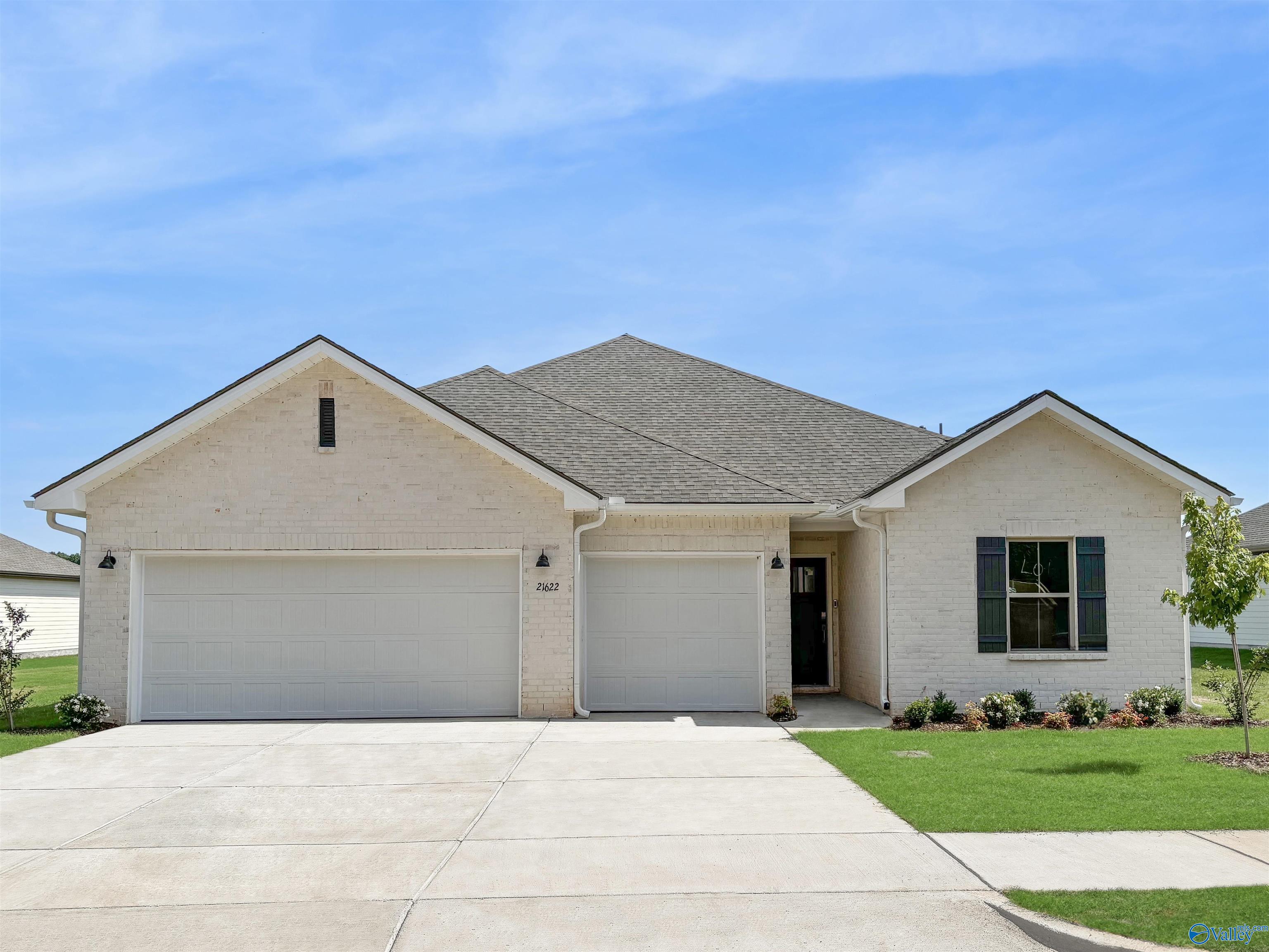 17884 Longleaf Drive, Athens, Alabama image 1