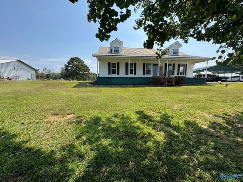 Homes For Sale - 532 County Road 152<br/> Jackson County, Section, AL 35771