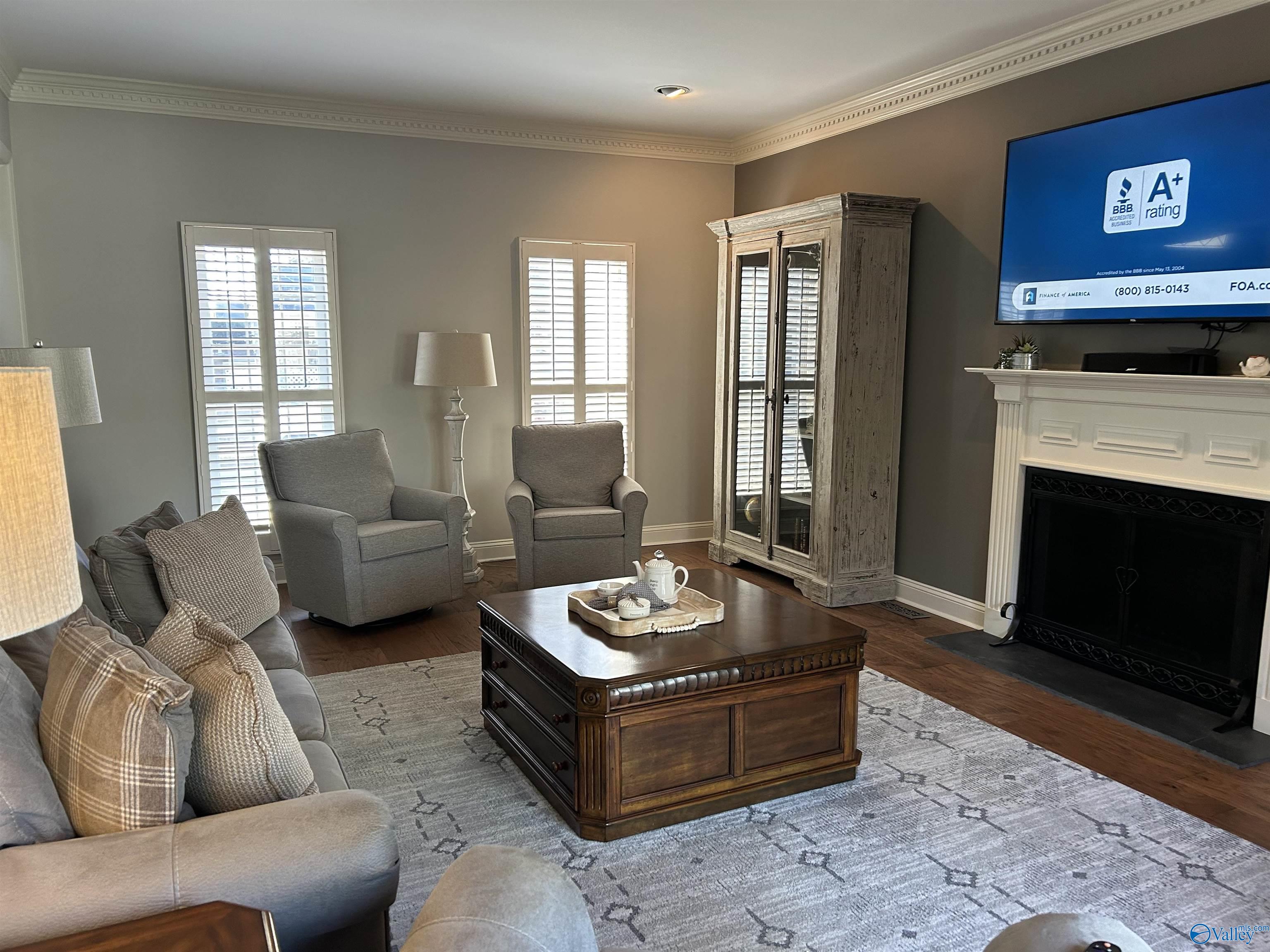 311 Inverness Drive SW