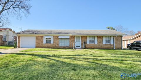 Photo of 2106 Maysville Road NE, Huntsville, AL 35811 (MLS # 21908295)
