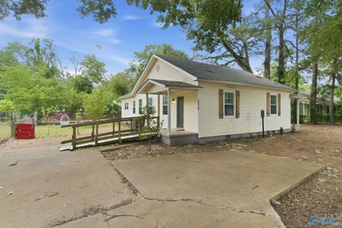 Homes For Sale - 3215 Clopton Street<br/> Huntsville, AL 35805