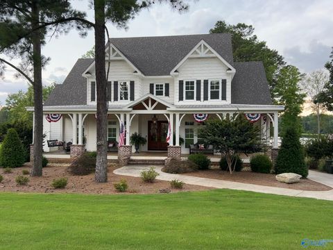 Photo of 655 Goose Pond Island Drive, Scottsboro, AL 35769 (MLS # 21908178)