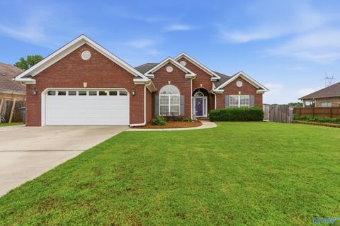 Homes For Sale - 1847 Red Sunset Drive<br/> Decatur, AL 35603
