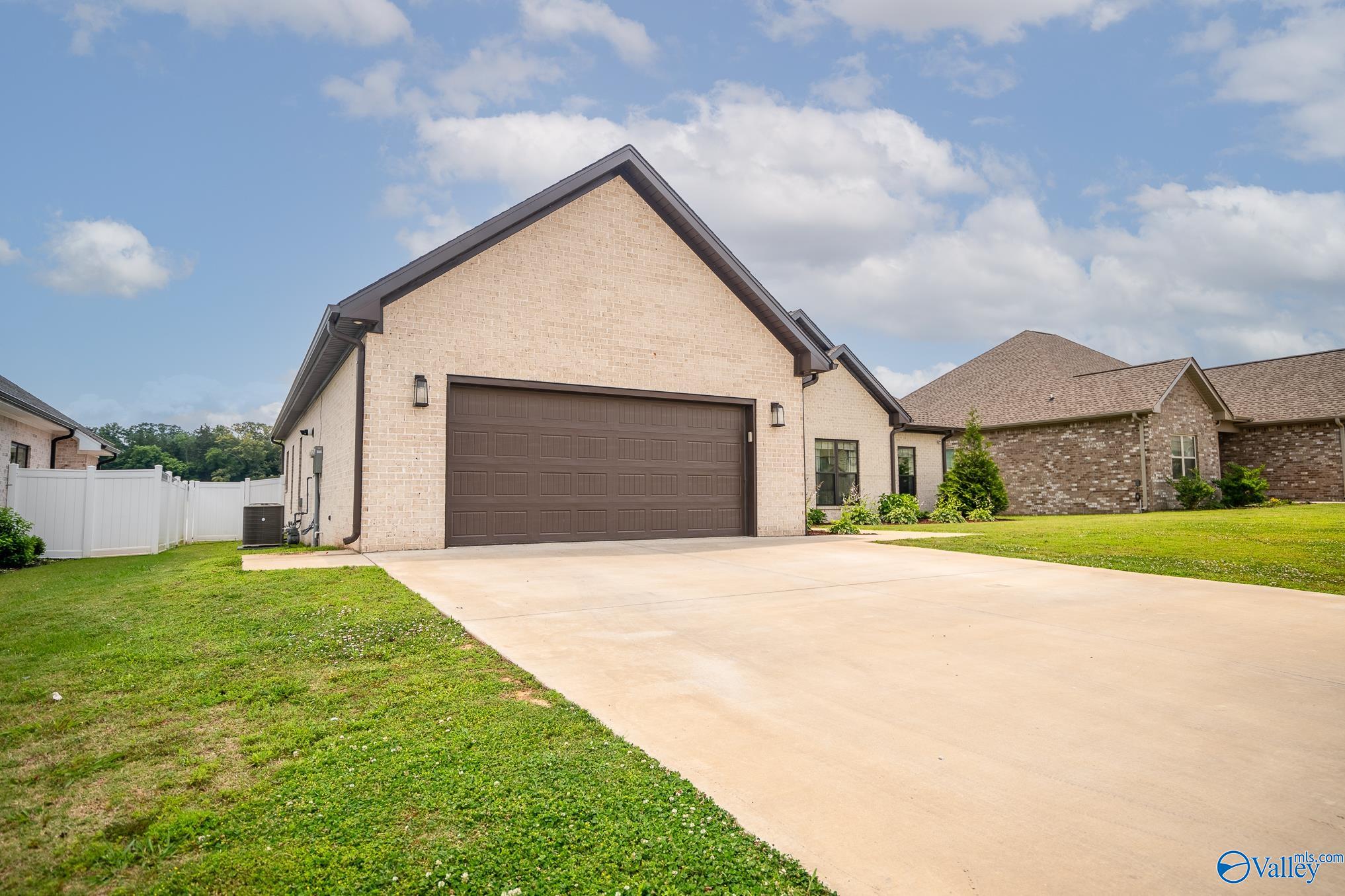 472 Zoey Grace Drive, Rogersville, Alabama image 2
