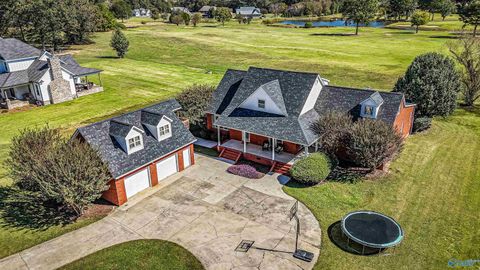 Homes For Sale - 400 Plantation Pointe Road<br/> Jackson County, Scottsboro, AL 35768