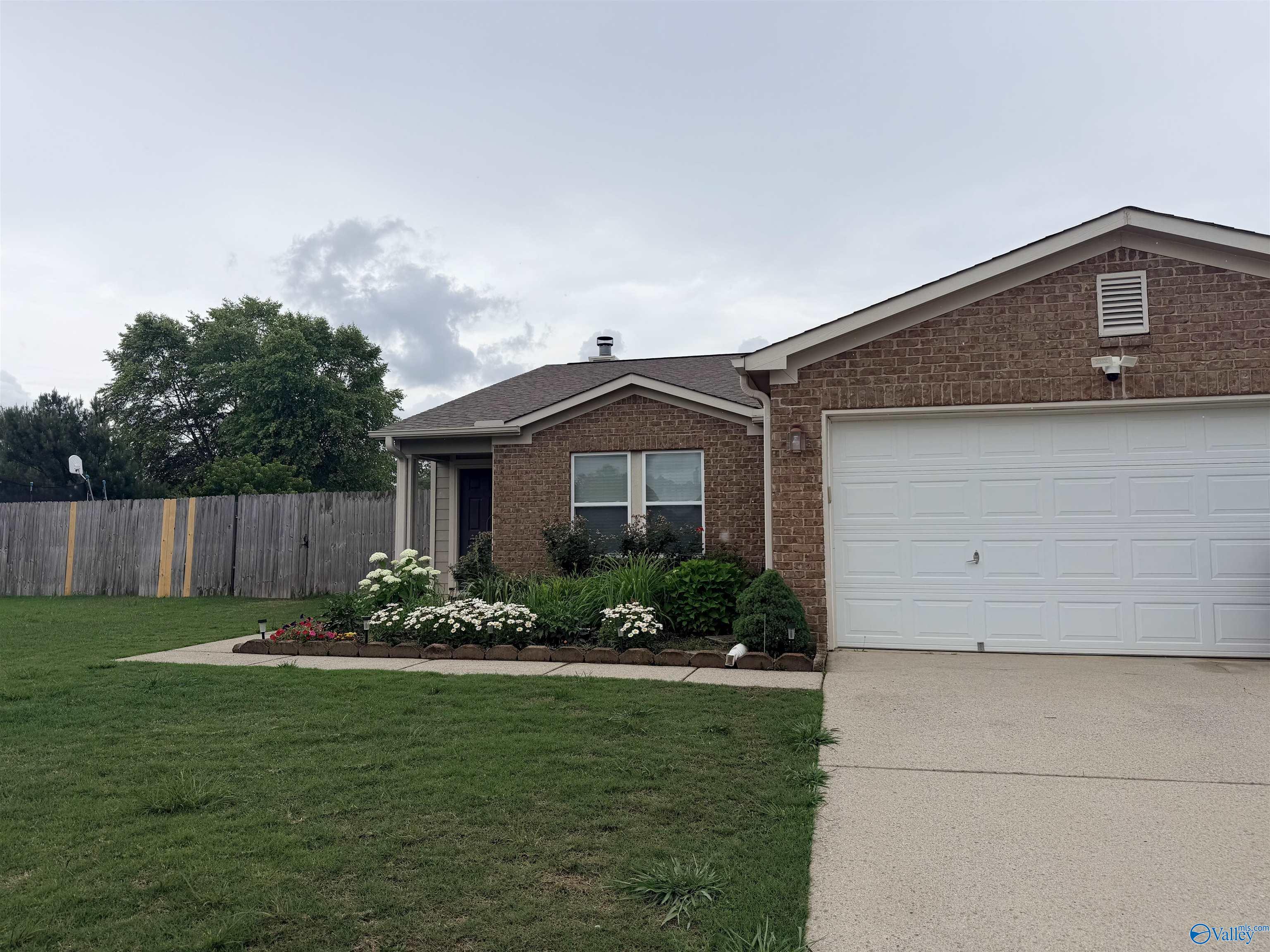 103 Coach Glen Drive