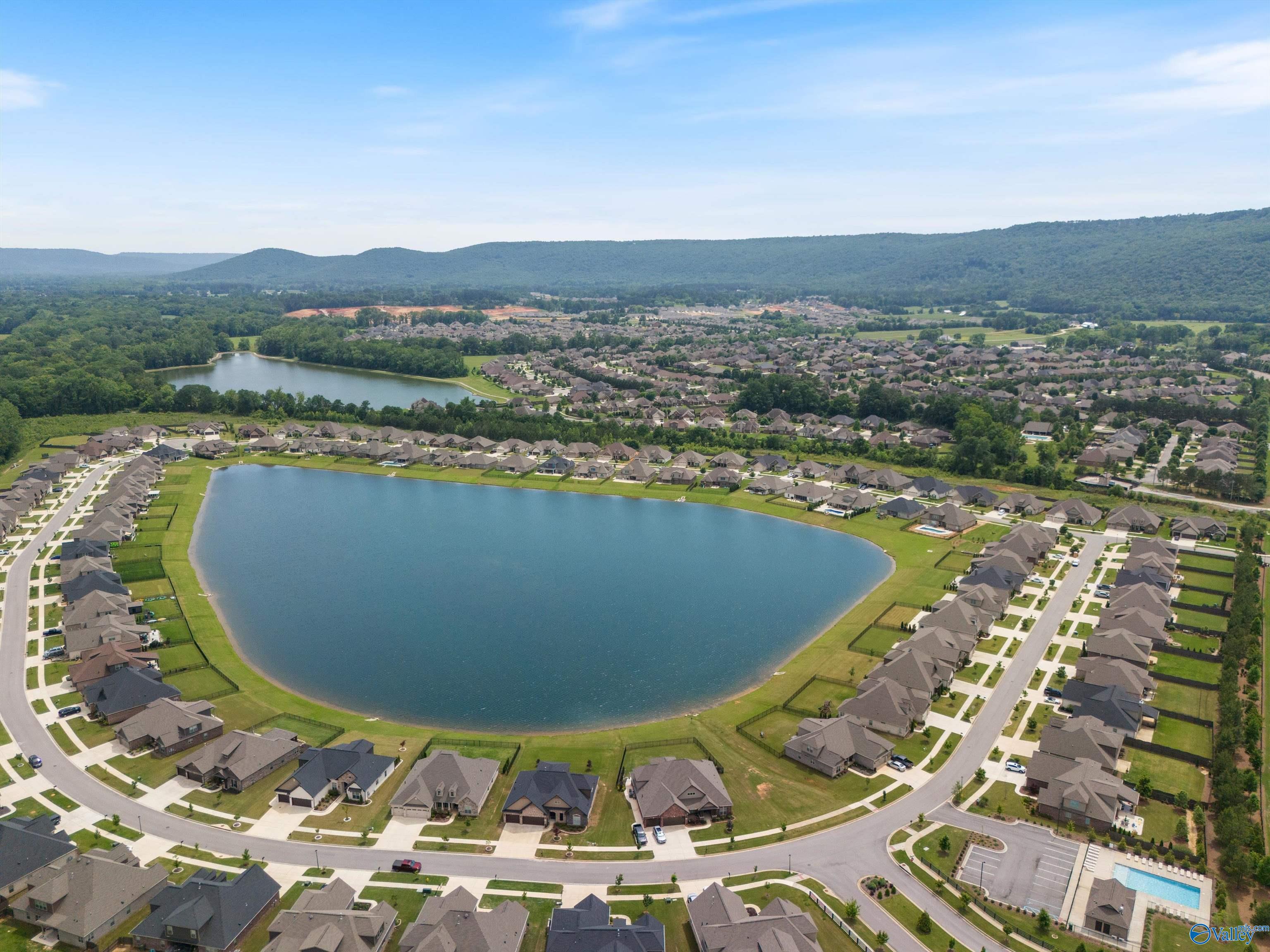 7417 Flint Crossing Circle, Owens Cross Roads, Alabama image 3