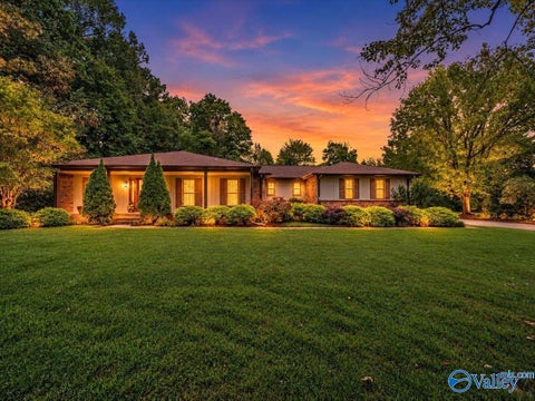 Homes For Sale - 139 South View Drive<br/> Huntsville, AL 35806