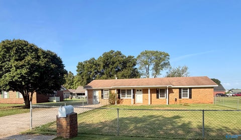 Homes For Sale - 61 Sharon Avenue<br/> Lawrence County, Courtland, AL 35618