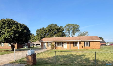 61 Sharon Avenue Courtland AL 35618
