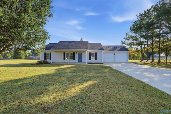 103 MEADOW GREEN DR, NEW MARKET, AL 35761 - Image 7762e7cafbefe7d4d682743073eaac4c/2034845783