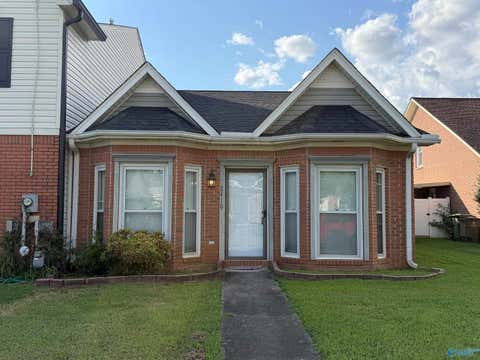 Townhouse For Rent - 2410 Brookline Court<br/> Decatur, AL 35603