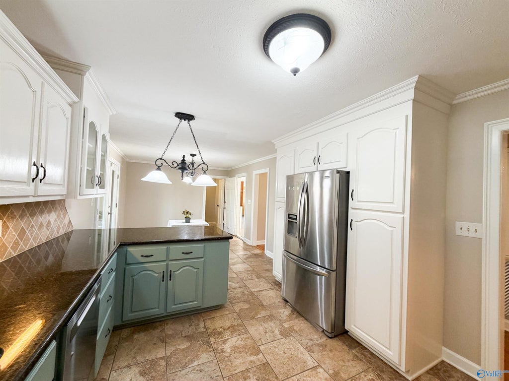 300 Suffield Street, Athens, AL 35611 | MLS 21932283 | Listing ...