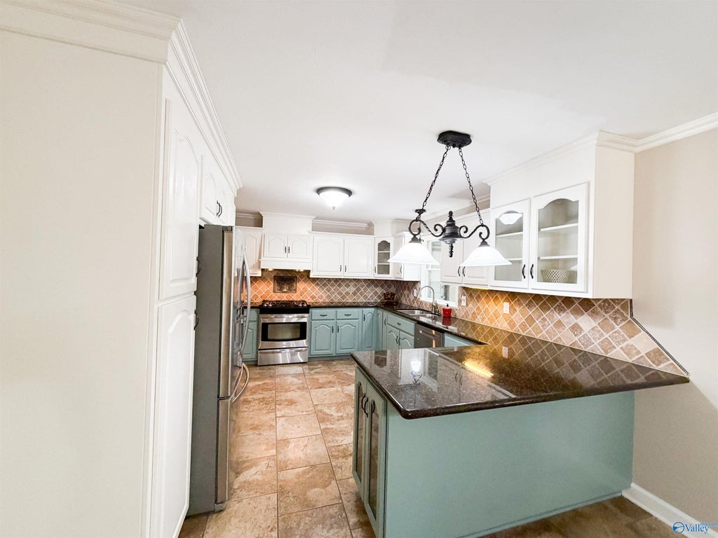 300 Suffield Street, Athens, AL 35611 | MLS 21932283 | Listing ...