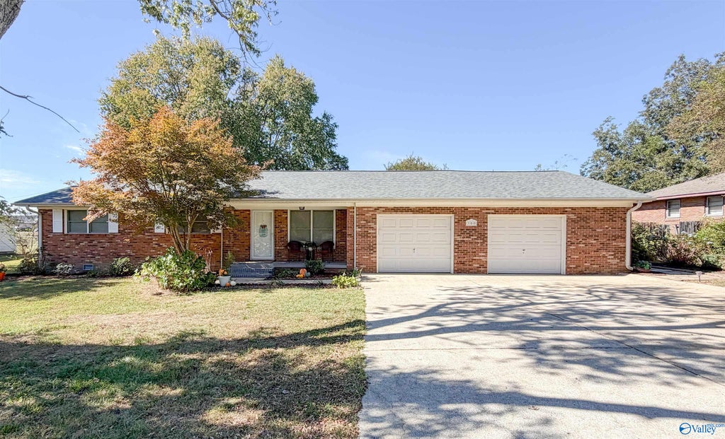 300 Suffield Street, Athens, AL 35611 | MLS 21932283 | Listing ...