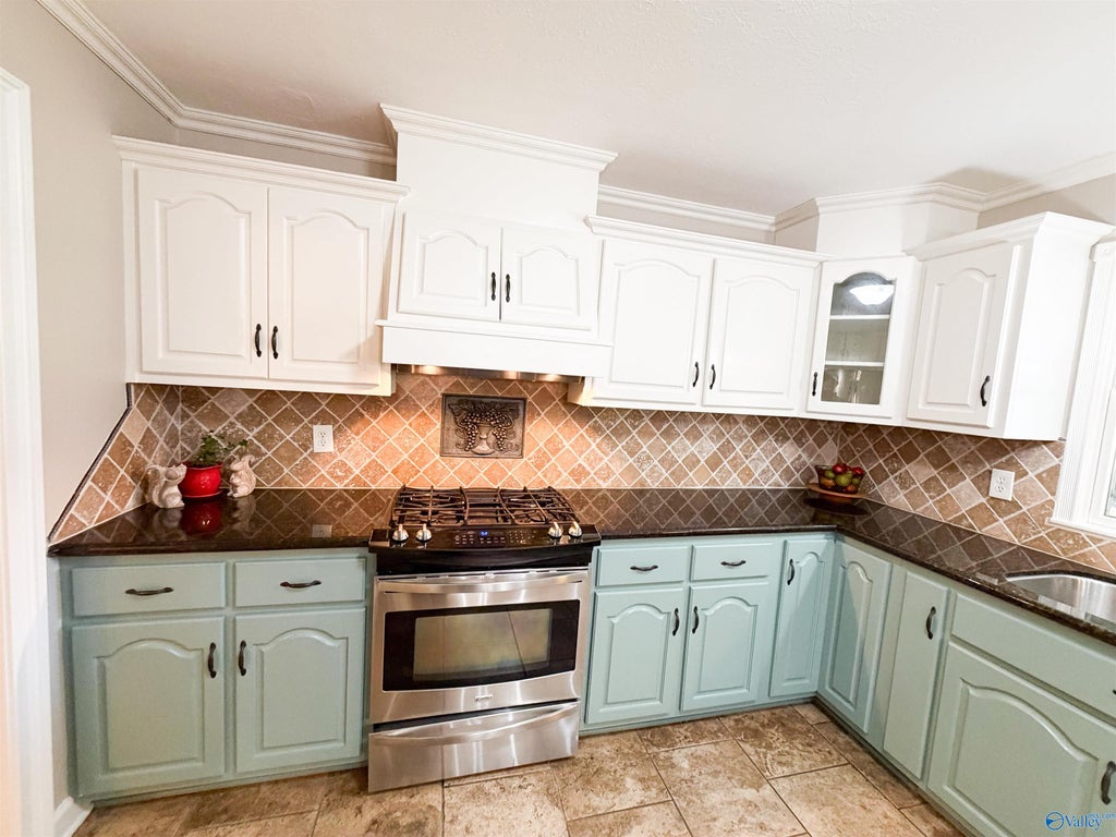 300 Suffield Street, Athens, AL 35611 | MLS 21932283 | Listing ...