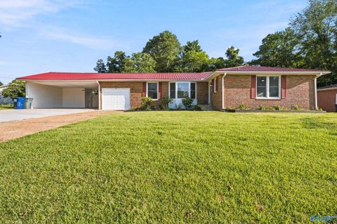 Homes For Sale - 7612 Holland Drive<br/> Huntsville, AL 35802