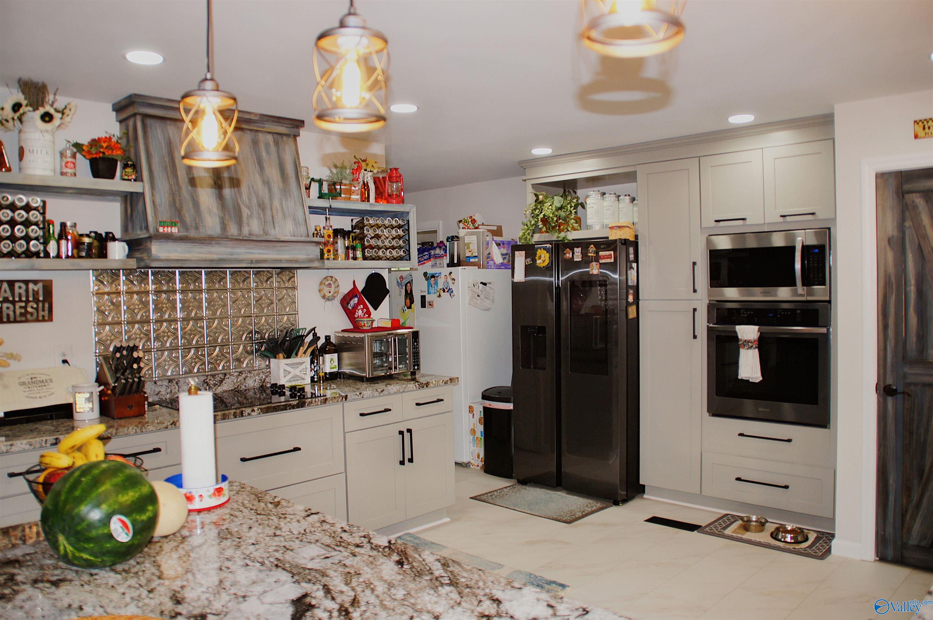 355 Lake Mary Louise Rd, Gadsden, Alabama image 2