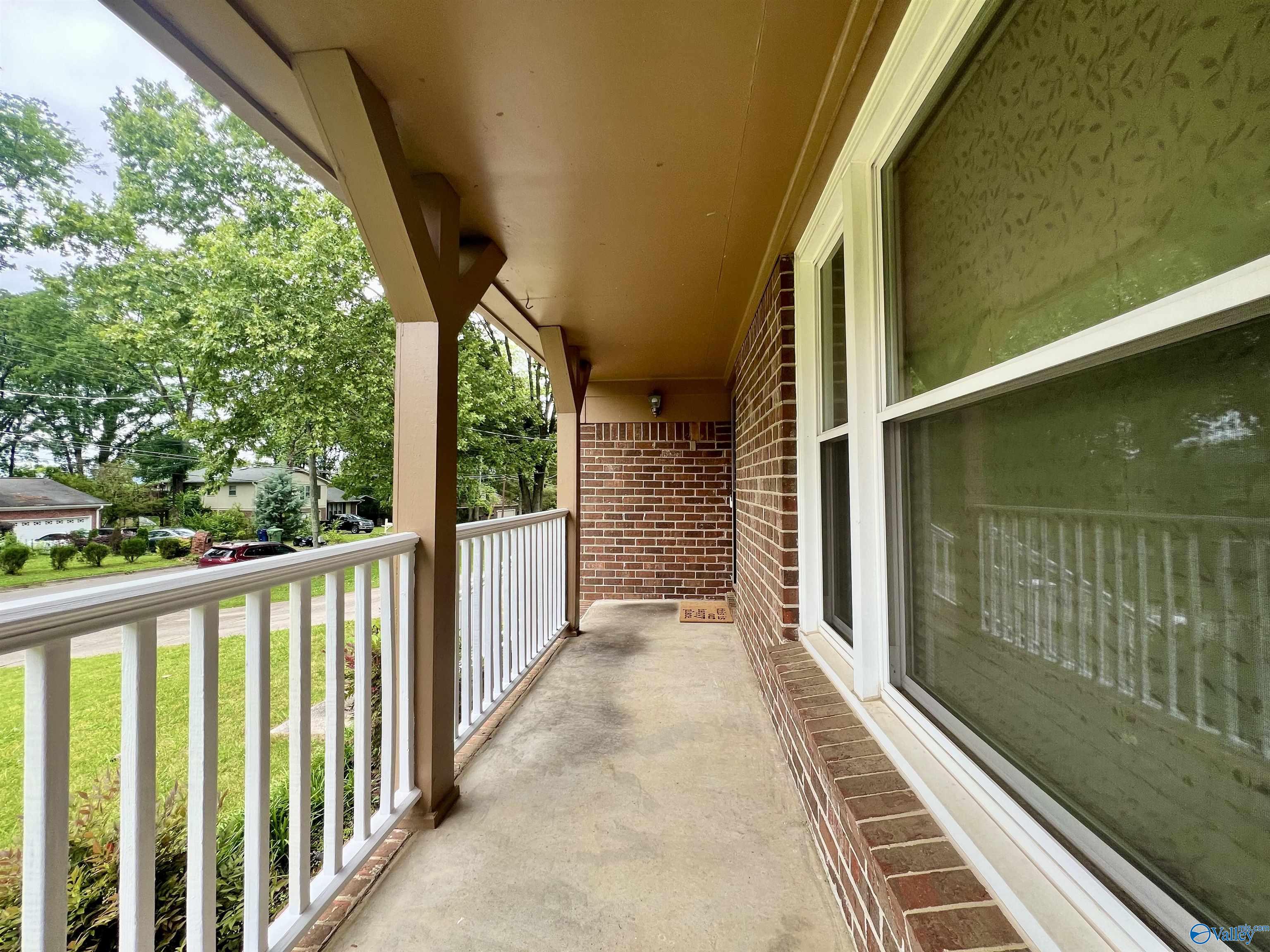 11207 Suncrest Drive, Huntsville, Alabama image 4