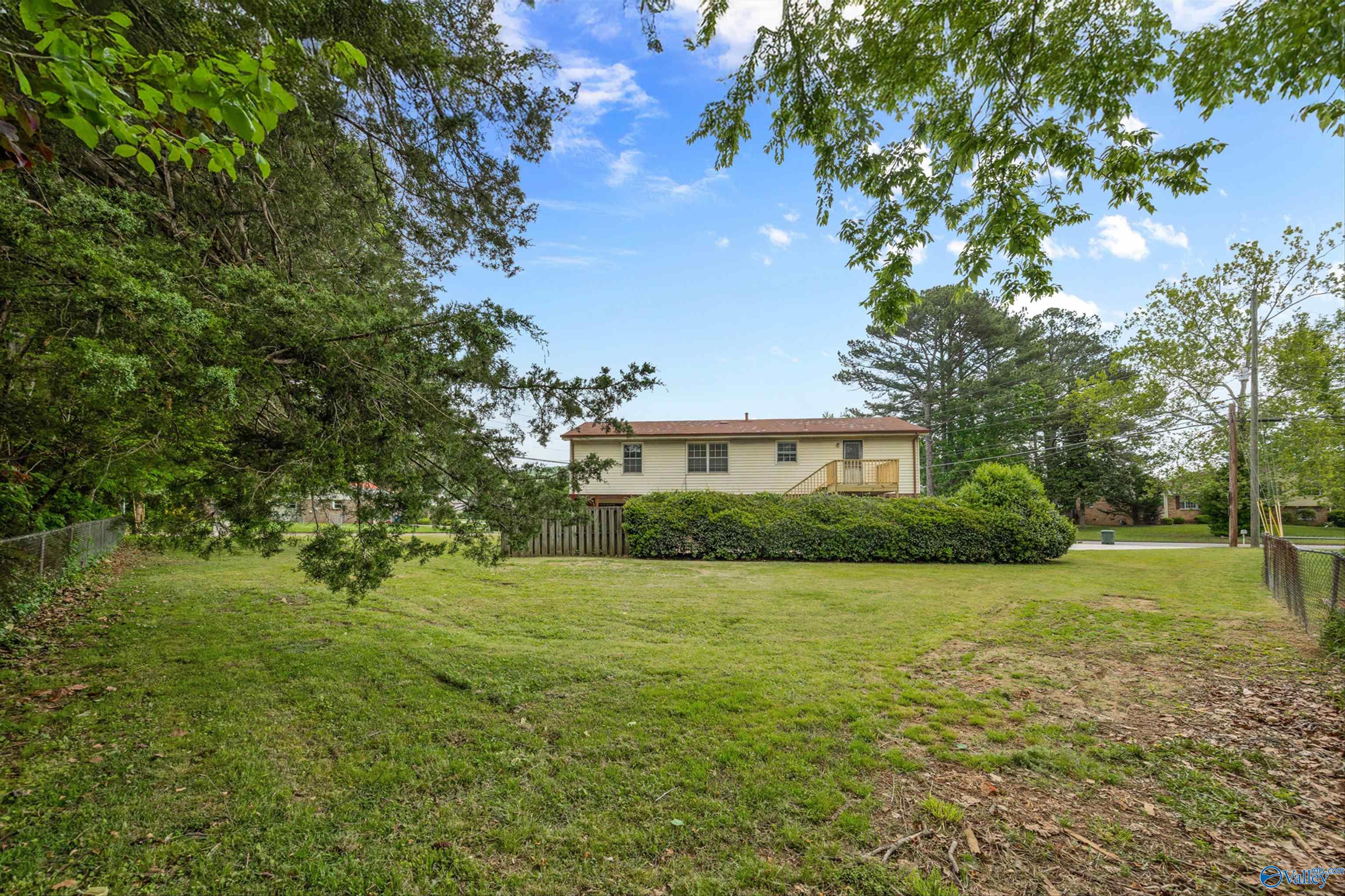 3911 Gardenside Drive, Huntsville, Alabama image 31
