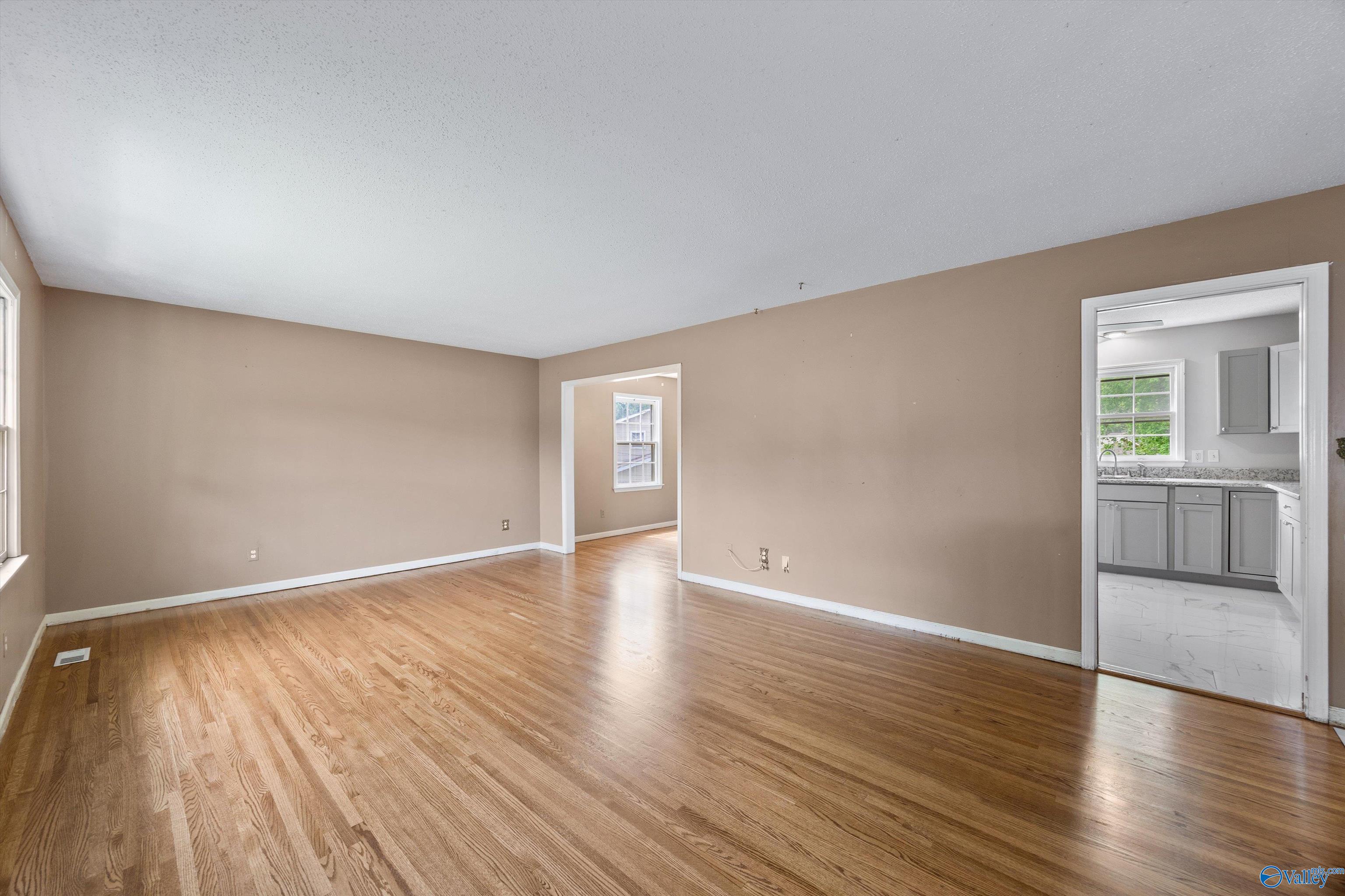 3911 Gardenside Drive, Huntsville, Alabama image 7