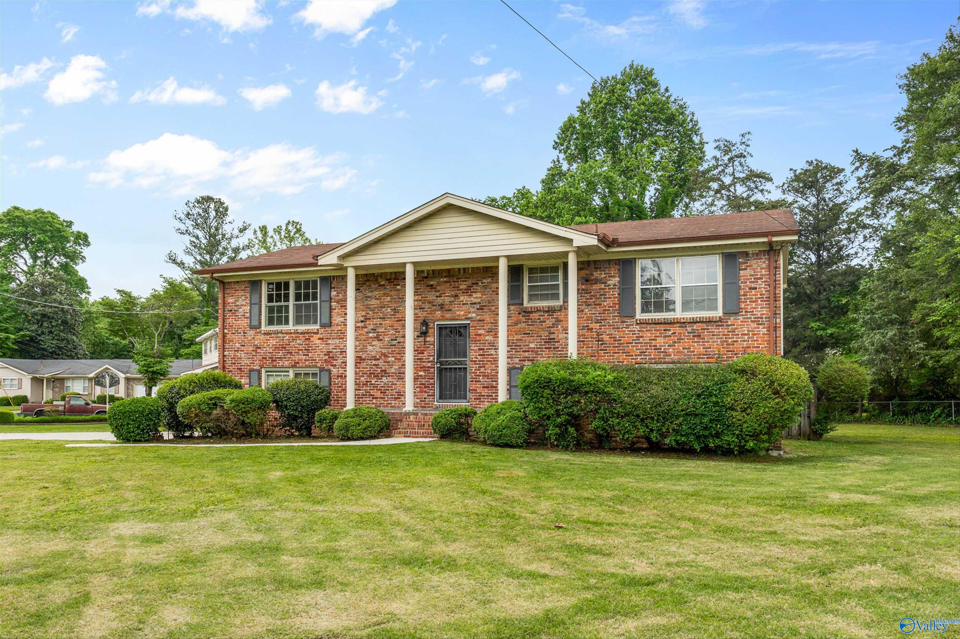 3911 Gardenside Drive, Huntsville, Alabama image 1