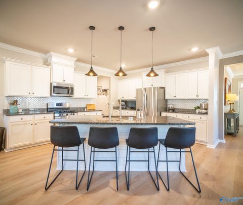 Photo of 6525 Moon Crest Lane, Huntsville, AL 35806 (MLS # 21904863)