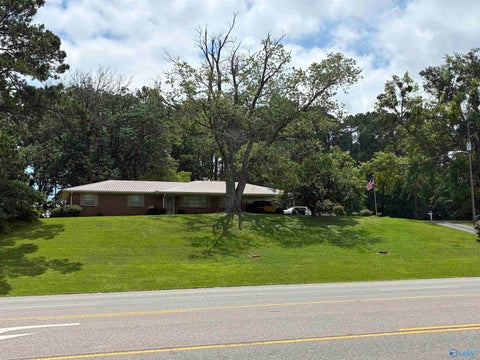 Homes For Sale - 1001 Ewing Ave/ Hwy 411 Ave<br/> Gadsden, AL 35901